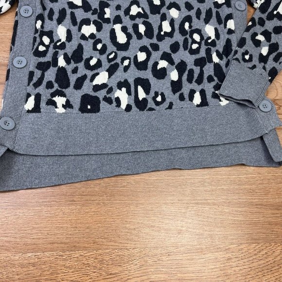 Stella & Dot Grey Leopard Print Sweater Women's Size Medium Wool Blend NEW - Picture 3 of 8